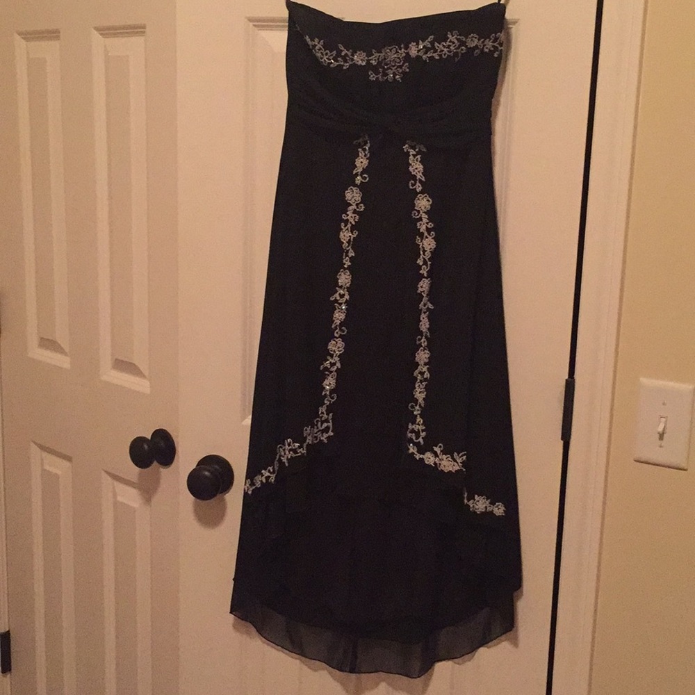Black cocktail dress with white beading, Small